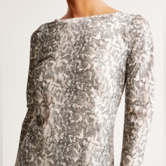 Abercrombie & Fitch Silver Long Sleeve Dress - Picture 3 of 5
